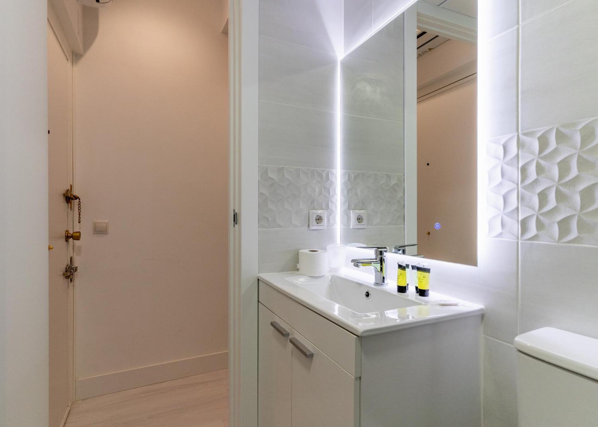 Modern Studio-1Bathroom-Chueca Madrid Exterior foto